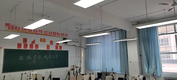 沧州市第一中学教室灯光由深圳晶宏提供