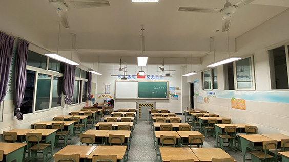 重庆万州教室黑板灯案例一560.jpg